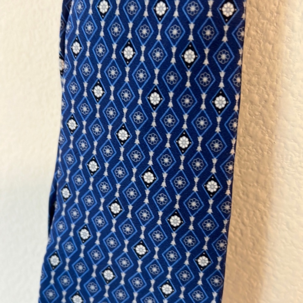 Valentino tie
